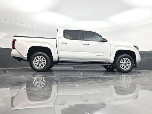 Used 2024 Toyota Tacoma SR5 AWD/4WD image 49