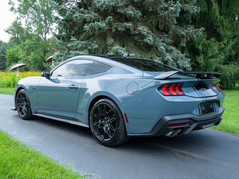 Used 2024 Ford Mustang GT Premium w/ GT Performance Package RWD image 5