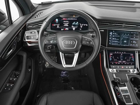 Certified 2026 Audi Q7 2.0T Premium AWD/4WD image 11
