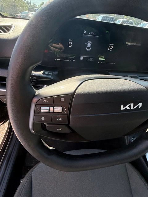 Used 2025 Kia K4 FWD image 9