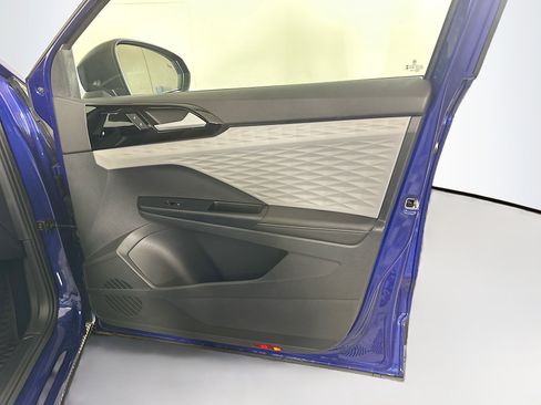 Used 2024 Volkswagen Taos S image 30