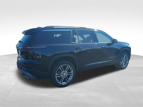 New 2027 Chevrolet Traverse LT w/ LPO, Floor Liner Package FWD image 5