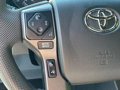 Used 2021 Toyota Tacoma TRD Sport AWD/4WD image 30