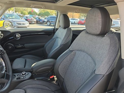 Used 2024 MINI Cooper SE image 16