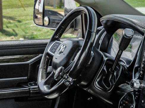 Used 2020 RAM 2500 Laramie AWD/4WD image 11