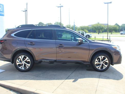 Used 2021 Subaru Outback Limited XT w/ Popular Package #2 AWD/4WD image 4