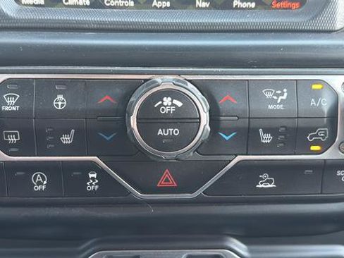 Used 2023 Jeep Gladiator Rubicon w/ Cold Weather Group image 28