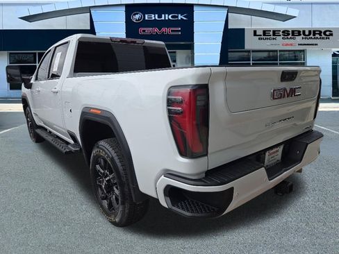 Used 2024 GMC Sierra 2500 AT4 AWD/4WD image 5
