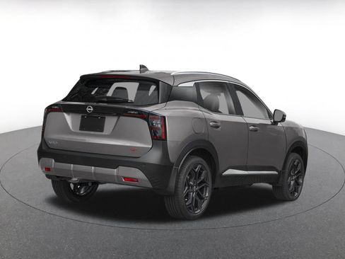 Used 2026 Nissan Kicks SR AWD/4WD image 2