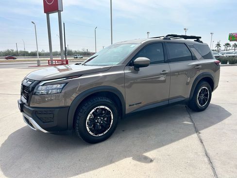 Certified 2023 Nissan Pathfinder Rock Creek image 3