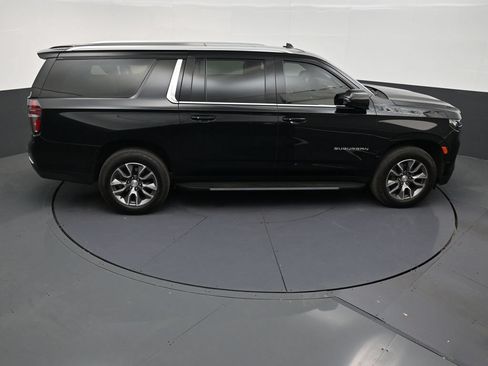 Used 2024 Chevrolet Suburban LT w/ LT Signature Package RWD image 16