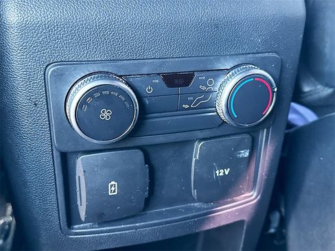 Used 2020 Ford Explorer XLT w/ Equipment Group 202A image 23