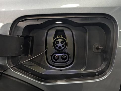 Used 2026 Chevrolet Equinox EV LT FWD image 13