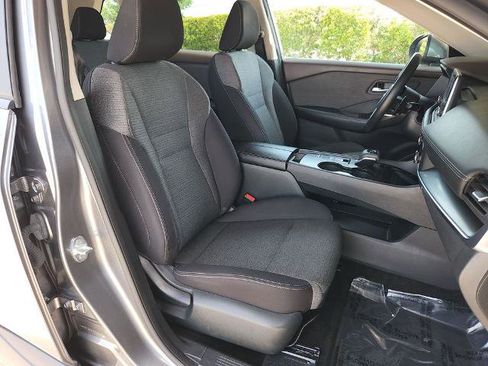Certified 2023 Nissan Rogue SV FWD image 15