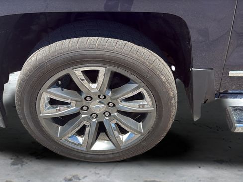 Used 2018 Chevrolet Silverado 1500 LTZ Z71 w/ Centennial Edition AWD/4WD image 30