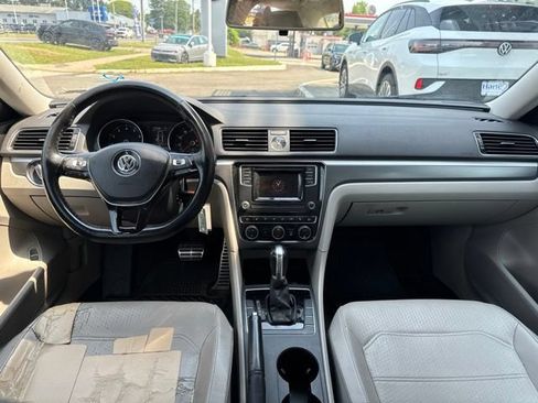 Used 2016 Volkswagen Passat 1.8T R-Line w/ R-Line Lighting Package FWD image 5