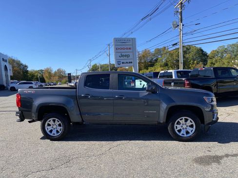 Used 2017 Chevrolet Colorado LT w/ LT Convenience Package image 2