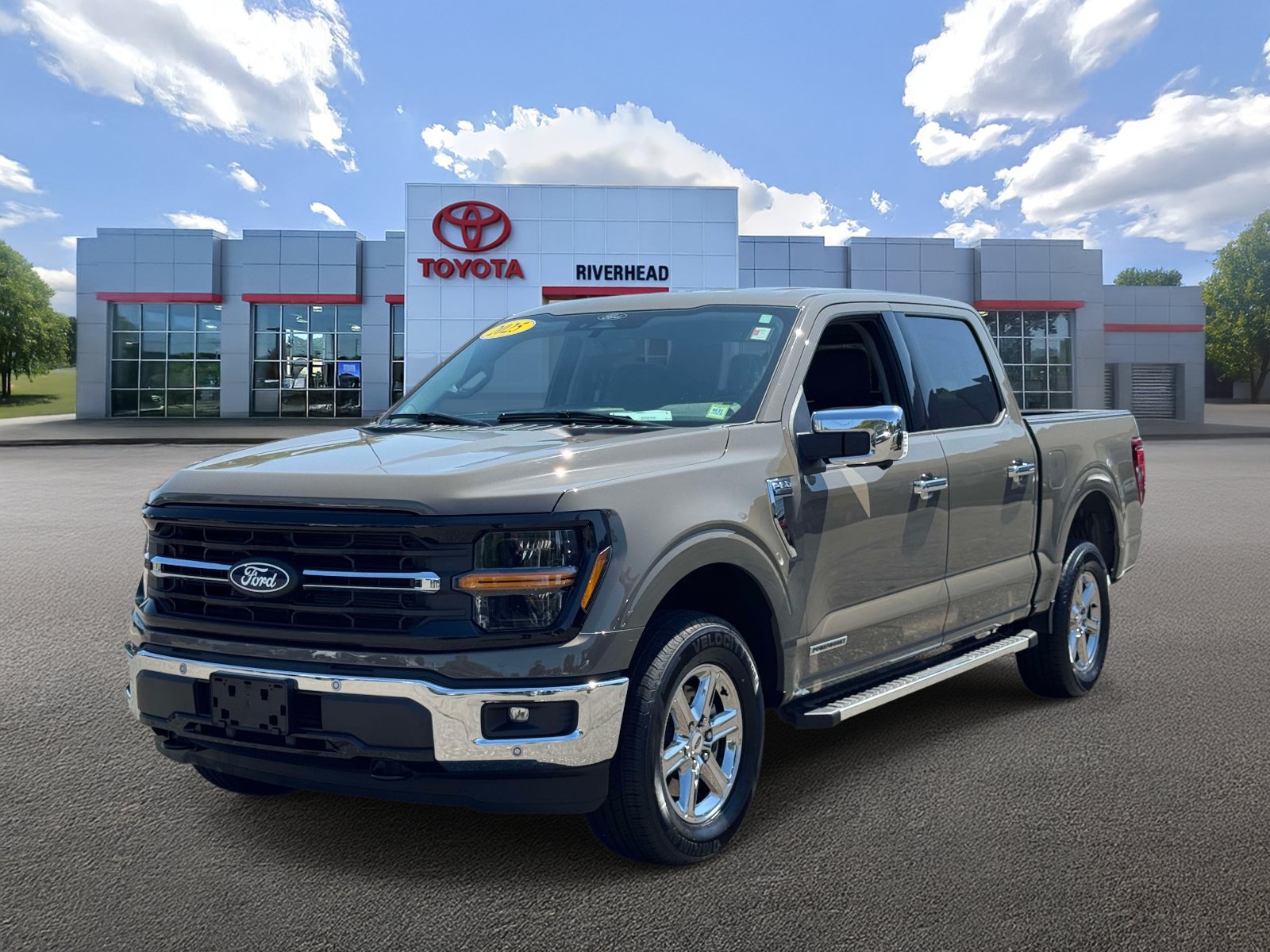 Used 2025 Ford F150 XLT w/ Equipment Group 302A MID AWD/4WD image 1