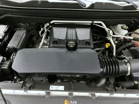 Used 2024 Chevrolet Colorado ZR2 w/ Technology Package image 24