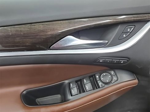 Used 2021 Buick Enclave Avenir w/ Avenir Technology Package image 10