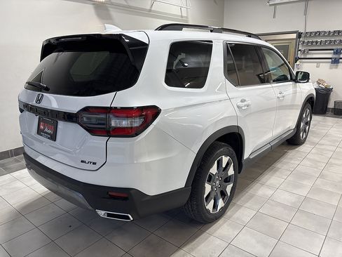 New 2026 Honda Pilot Elite image 4