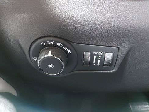 Used 2025 Jeep Compass Limited AWD/4WD image 35