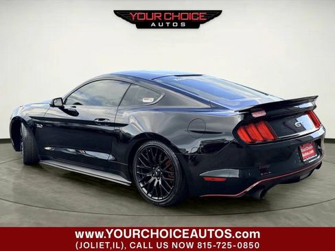 Used 2017 Ford Mustang GT RWD image 3
