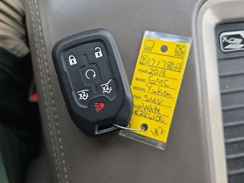 Used 2018 GMC Yukon Denali AWD/4WD image 23
