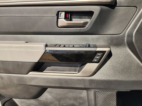 Used 2025 Toyota Tundra Limited image 23