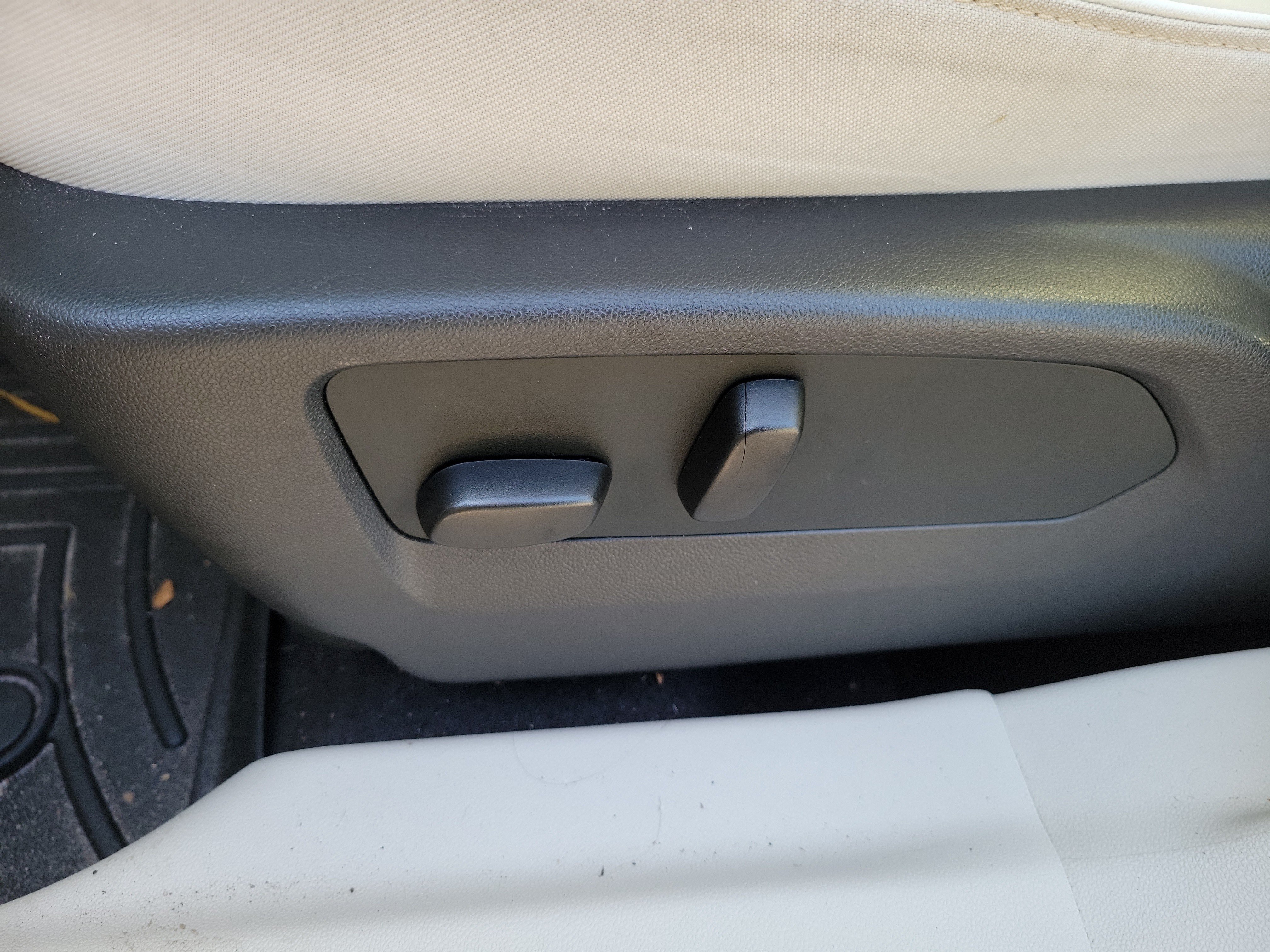 Used 2023 Buick Envision Avenir FWD image 25