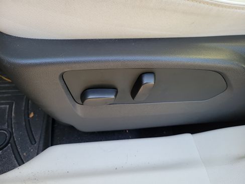 Used 2023 Buick Envision Avenir FWD image 25