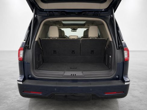 Used 2020 Lincoln Navigator L Reserve w/ Luxury Package AWD/4WD image 11