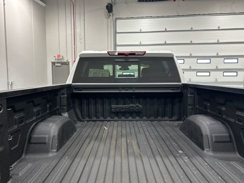 Used 2024 Chevrolet Silverado 1500 High Country w/ High Country Premium Package AWD/4WD image 37