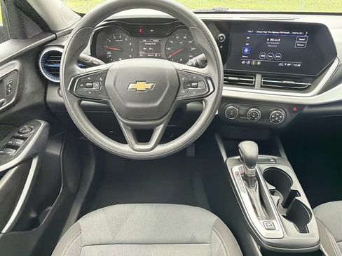Used 2024 Chevrolet Trax LS FWD image 22