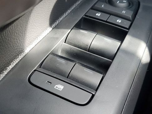 Certified 2025 Toyota Tacoma TRD Sport image 33