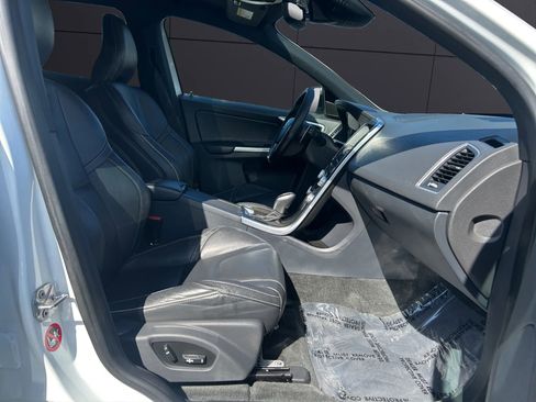 Used 2017 Volvo XC60 T6 R-Design w/ Climate Package image 13