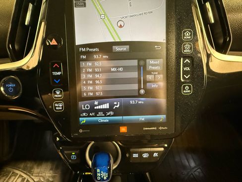 Used 2021 Toyota Prius Prime Limited image 18