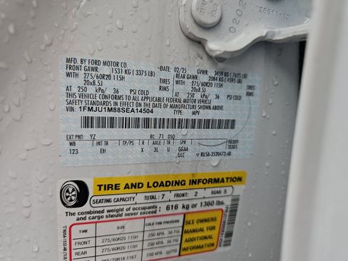 Used 2025 Ford Expedition Platinum image 16