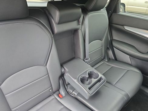 Used 2020 INFINITI QX50 Essential w/ Edition 30 Package AWD/4WD image 11