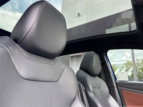 Used 2022 Volkswagen ID.4 Pro S image 17