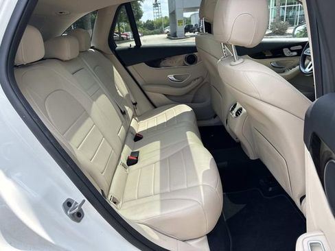 Used 2022 Mercedes-Benz GLC 300 image 11