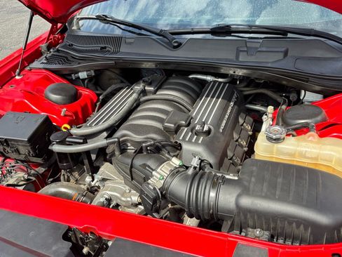 Used 2016 Dodge Challenger R/T Scat Pack w/ Leather Interior Group RWD image 7