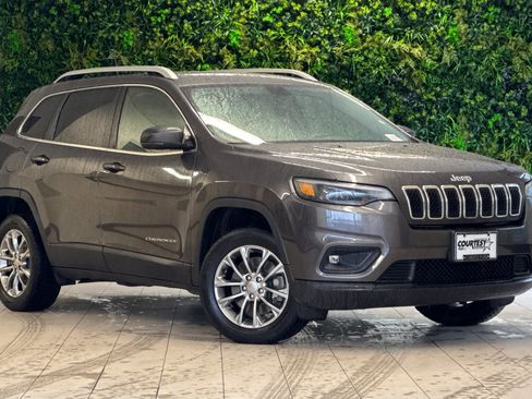Used 2020 Jeep Cherokee Latitude Plus w/ Comfort/Convenience Group image 1