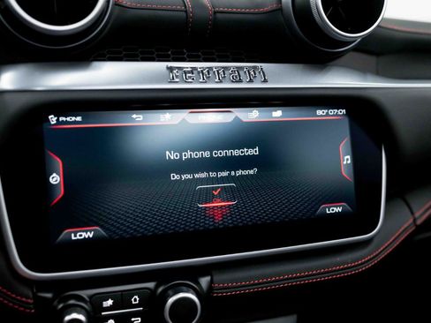 Used 2019 Ferrari Portofino RWD image 60
