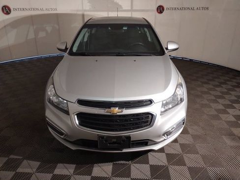 Used 2015 Chevrolet Cruze LT FWD image 2