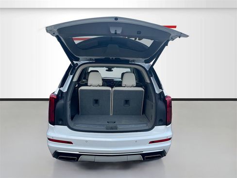 Used 2022 Cadillac XT6 Premium Luxury image 28
