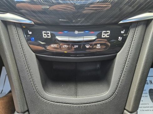 Used 2025 Cadillac XT6 Premium Luxury image 34