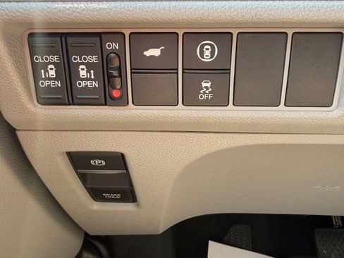 Used 2023 Honda Odyssey EX-L image 30