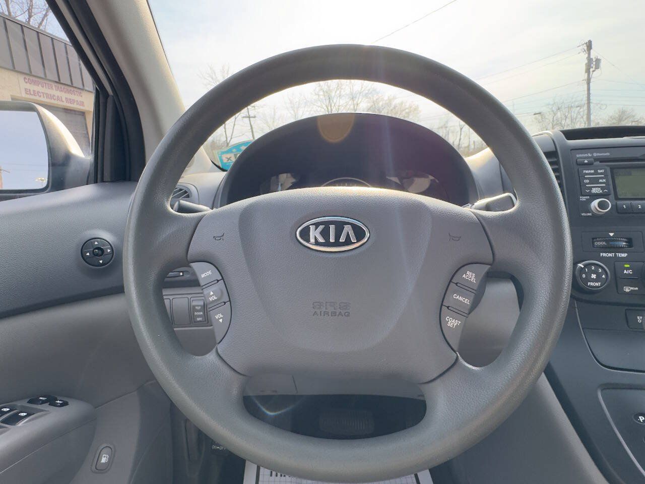 Used 2012 Kia Sedona LX w/ PWR Pkg FWD image 19
