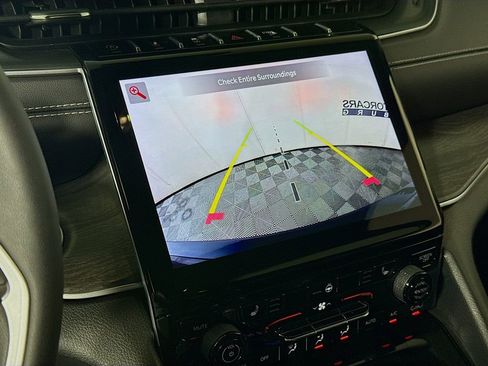 Used 2024 Jeep Grand Cherokee Limited w/ Black Appearance Package image 14